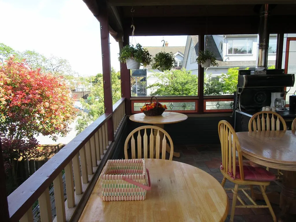 Across The Harbour Bed & Breakfast Victoria