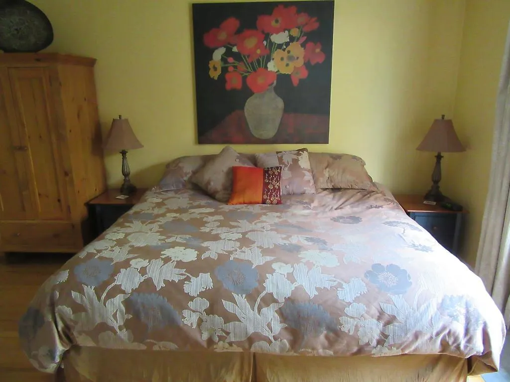 Across The Harbour Bed & Breakfast Victoria