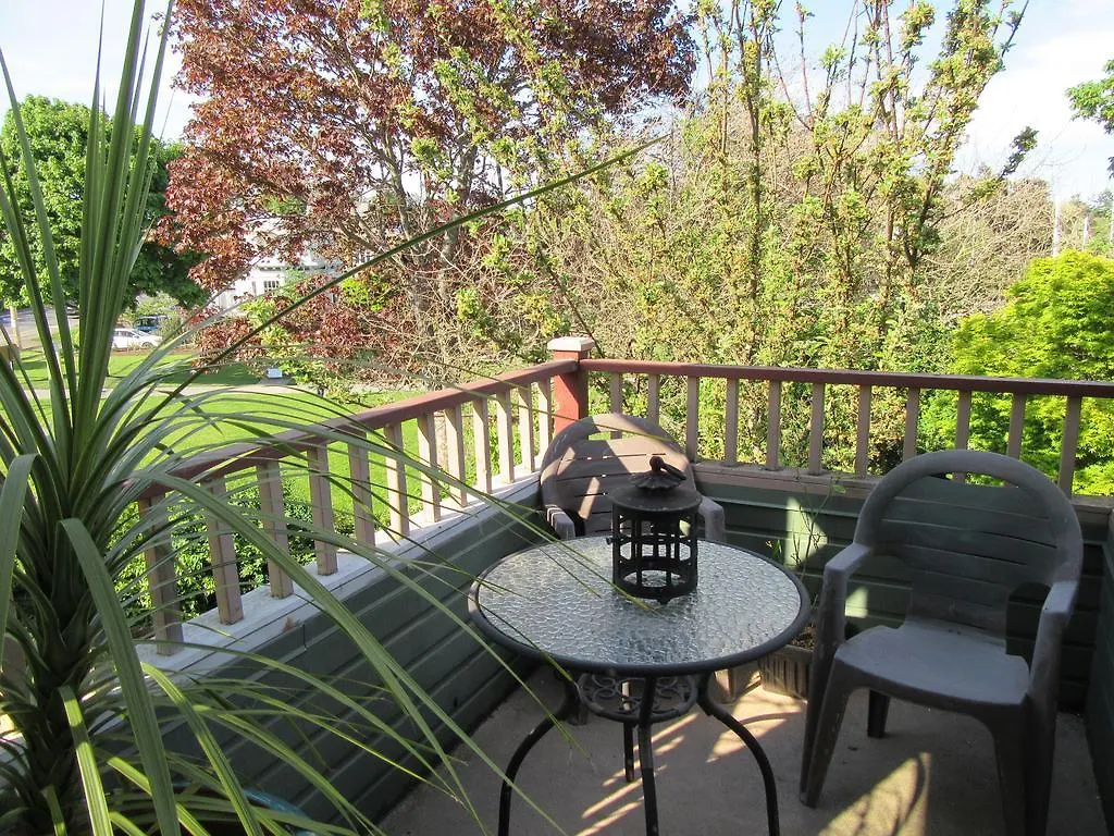 Across The Harbour Bed & Breakfast Victoria